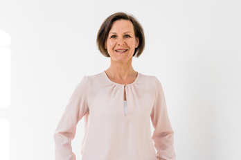 Frau Svetlana Lorenz